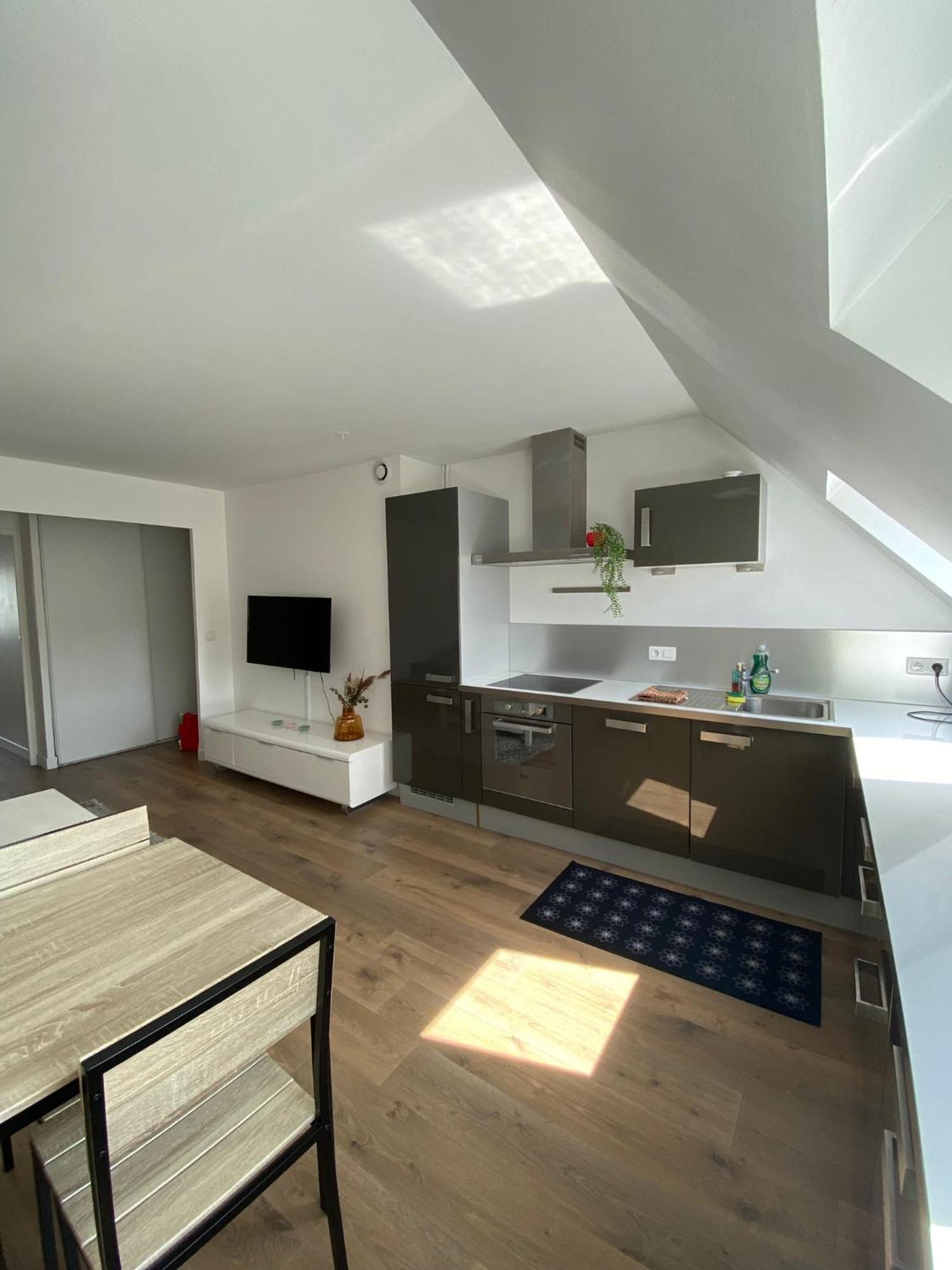 2 Chambres Hyper Centre Avec Place De Parking Et Wifi Amiens Ngoại thất bức ảnh